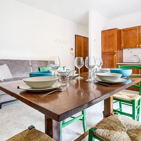 1 Bedroom Cozy Apartment In Recco Appartamento *
